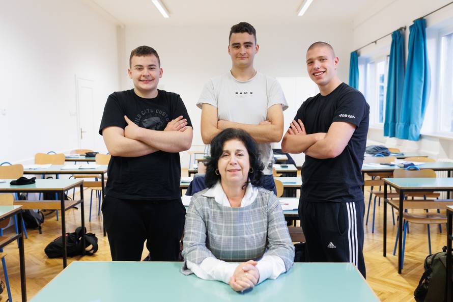 Riječki srednjoškolci utrčali u zgradu koja gori i spasili ženu