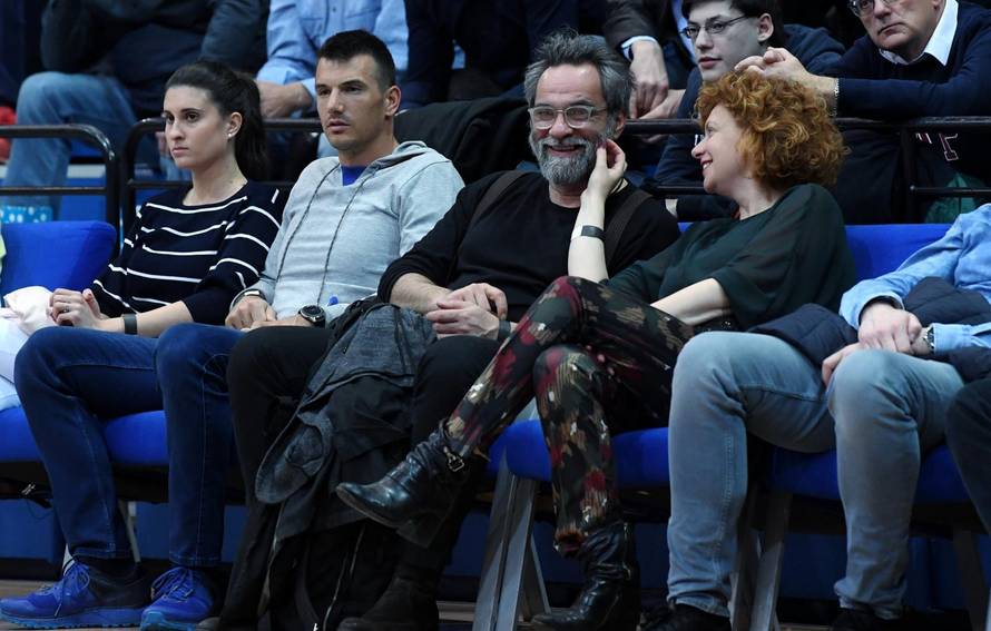 Zagreb: Nina VioliÄ i Filip Å ovagoviÄ razmjenjivali njeÅ¾nosti na utakmici Cedevita - BuduÄnost Voli