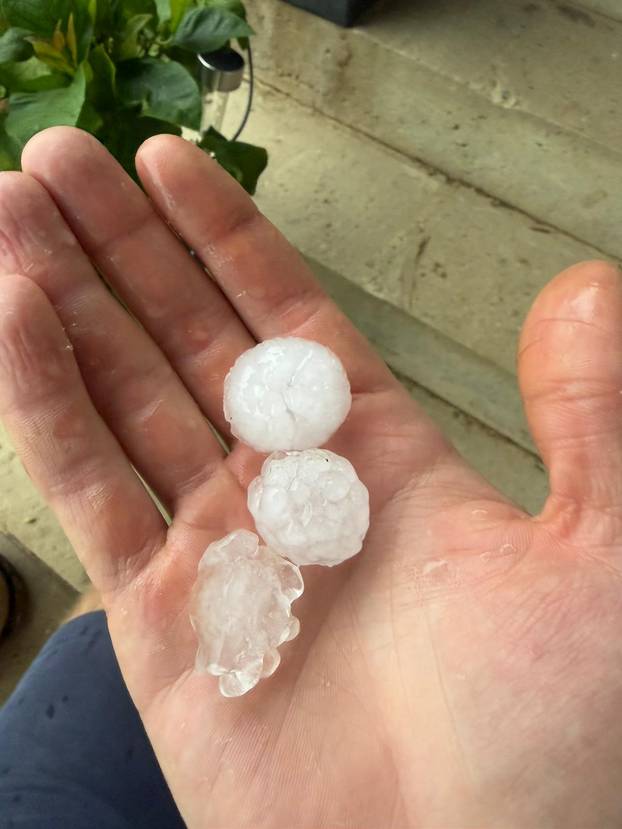 FOTO Ovo su posljedice oluje na sjeveru Hrvatske: Poplavljene ulice,  sve službe izašle na teren