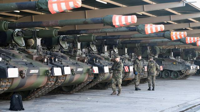 Germany sends more vehicles and troops to Lithuania