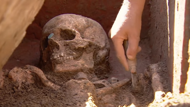 U jazbini meksičkih krijumčara otkrili oltar s četrdeset lubanja