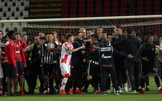 The match of the finals of the Serbian Cup in football between FK Crvena zvezda and FK Partizan played at the "Rajko Mitic" stadium.

Utakmica finala Kupa Srbije u fudbalu izmedju FK Crvena zvezda i FK Partizan odigrana na stadionu "Rajko Mitic"