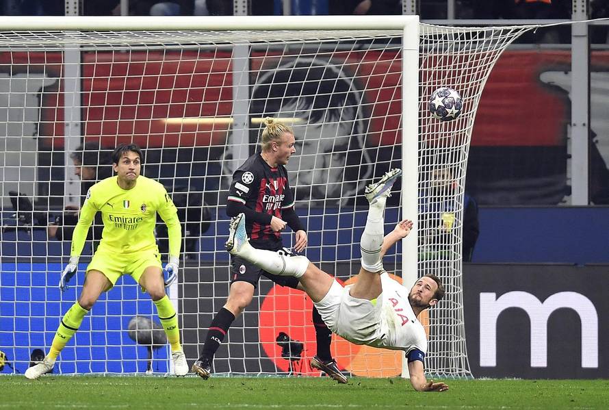 Champions League - Round of 16 First Leg - AC Milan v Tottenham Hotspur