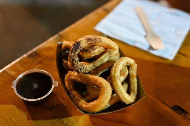 Zagreb: PLACe market na tržnici Dolac posjetili brojni Zagrepčani