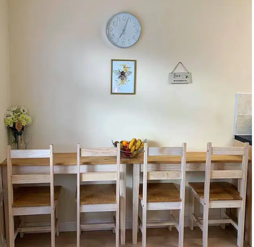 Trebao joj je šank pa je svoj stari dugi stol prerezala na pola