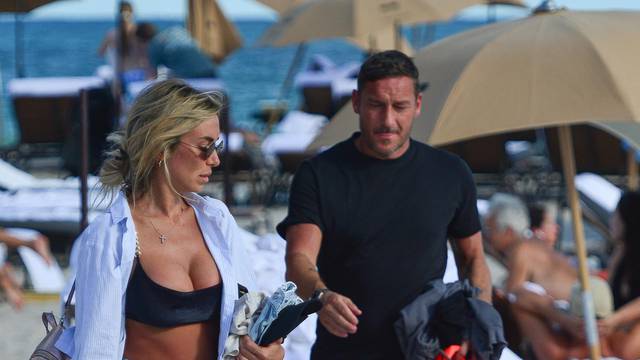 Francesco Totti enjoys the Miami Sunshine