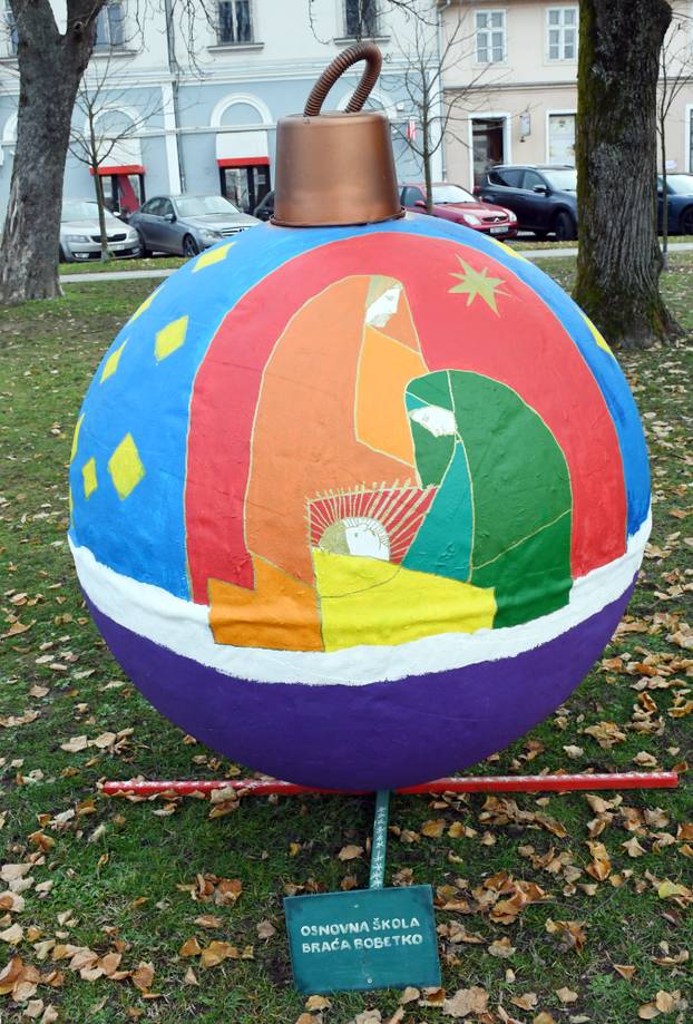 Sisak: Šetnica uz Kupu ukrašena kuglicama koju su izradila djeca