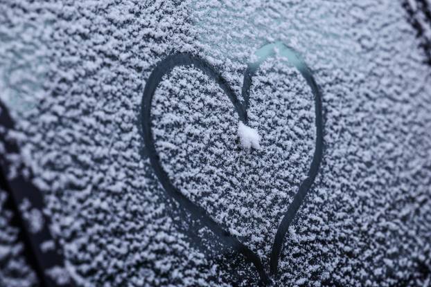 Snijeg je počeo padati i u Zagrebu