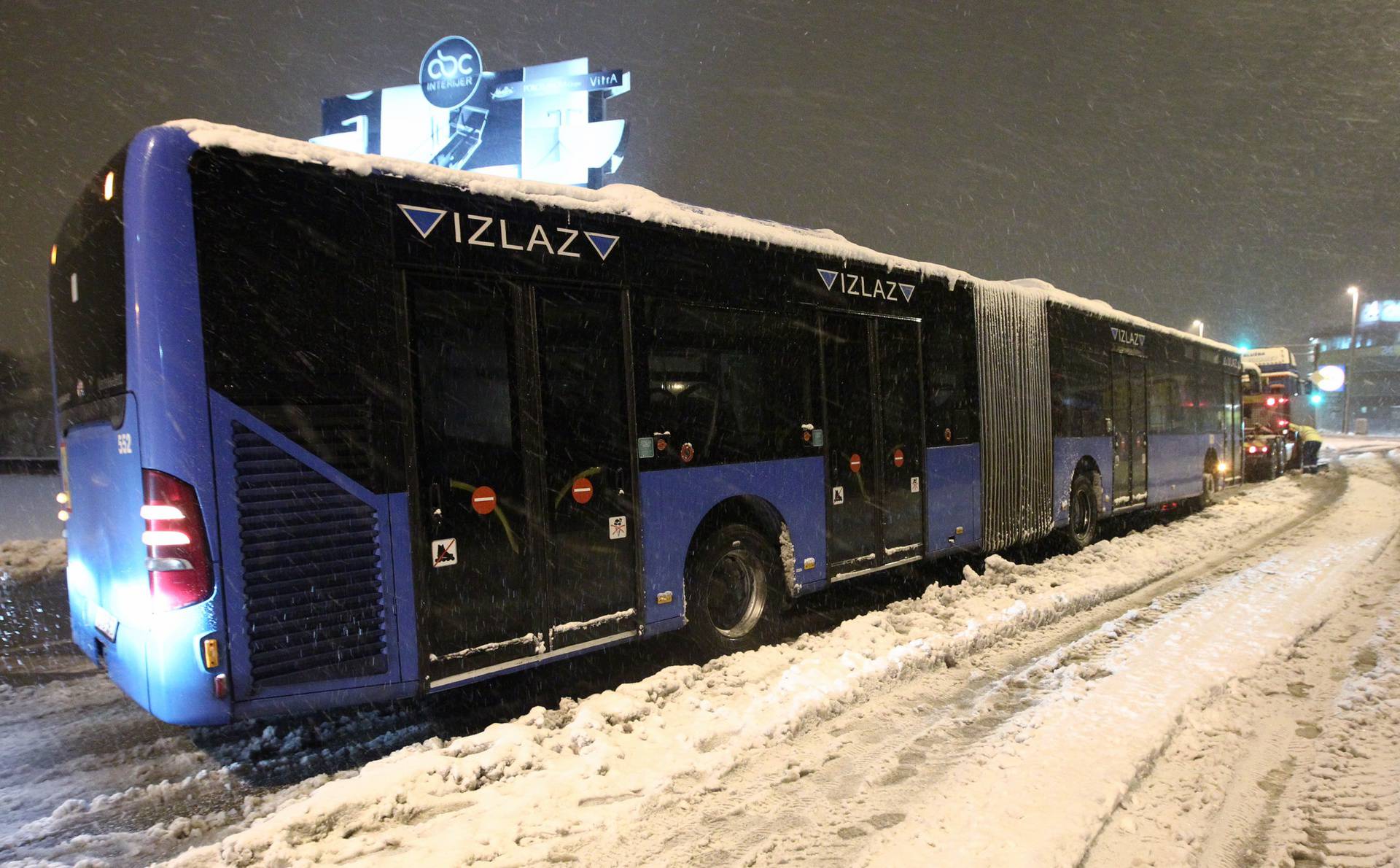 Zagreb: ZET-ov autobus 268 pokvario se na Aveniji Većeslava Holjevca 