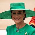 Kate Middleton navodno viđena s princom Williamom i djecom, ali fotografija i dalje nema...