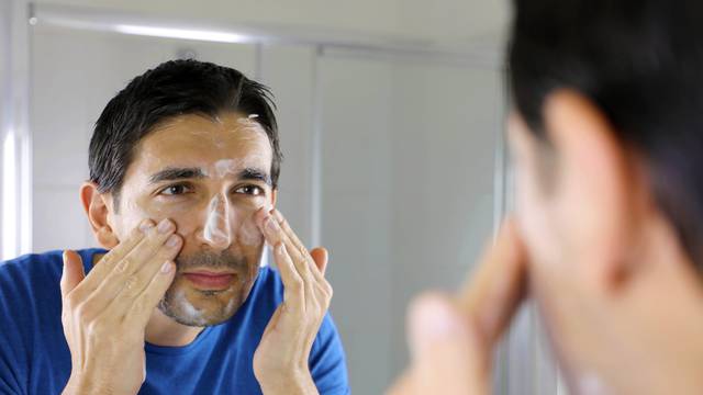 Za zdravu i njegovanu kožu lica: Muškarci, pratite ovih 6 koraka