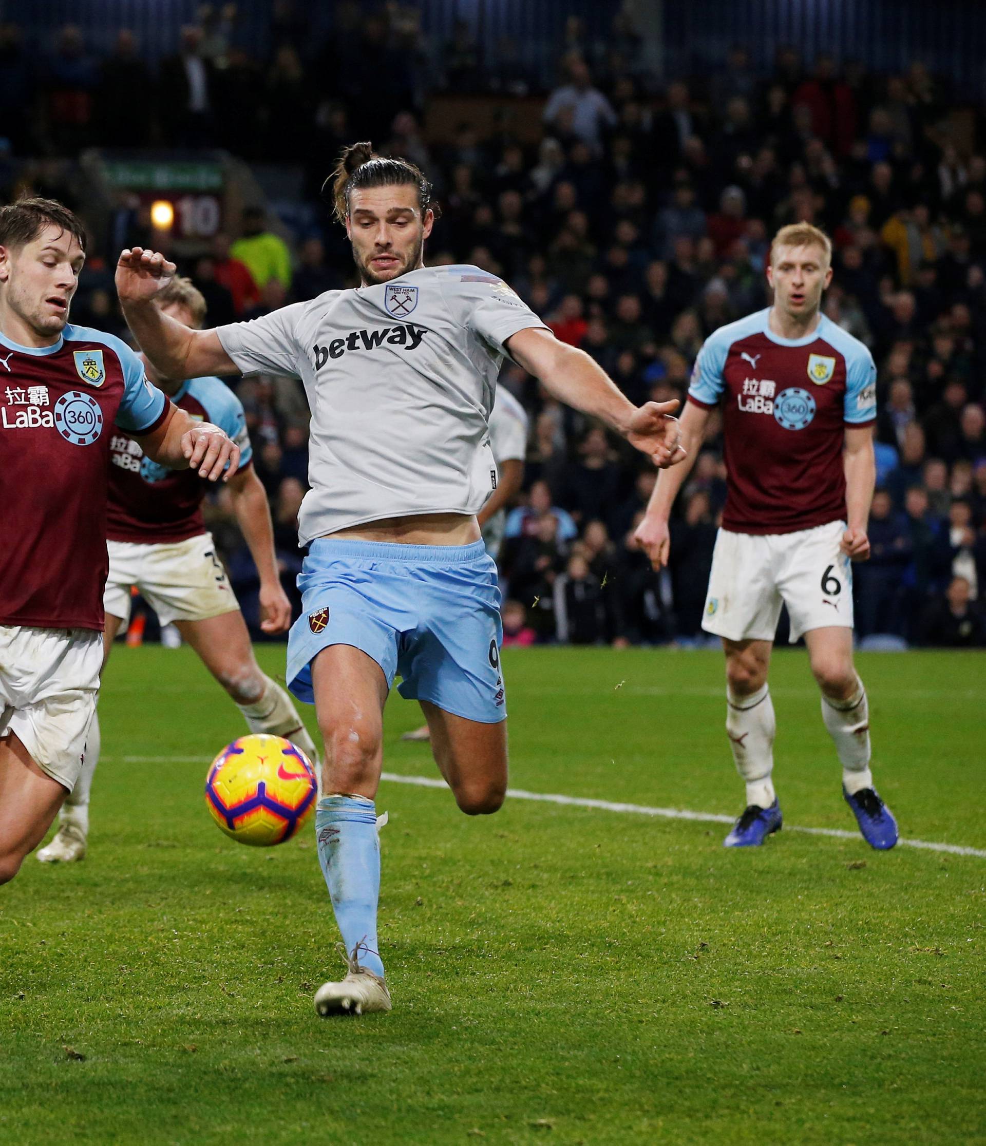 Premier League - Burnley v West Ham United