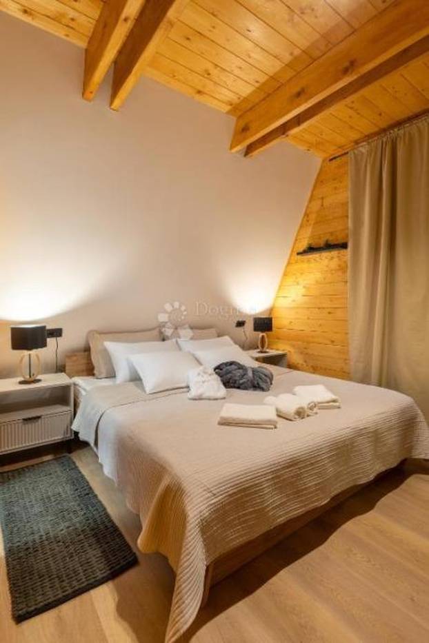 FOTO Ova vila na malom brežuljku u Delnicama nudi luksuz i užitke cijele godine