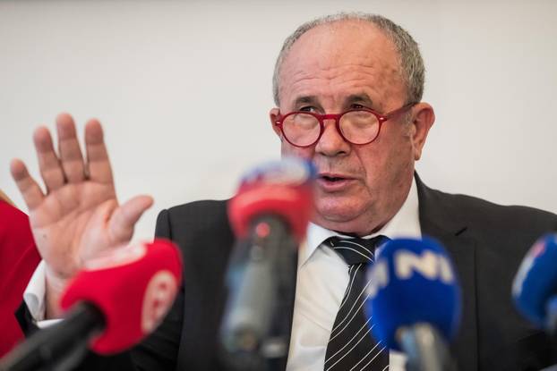 Split: Konferencija za medije Željka Keruma na kojoj je predstavio kandidata za lokalne izbore