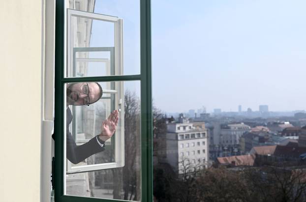 Zagreb: Gradonačelnik sa suradnicima obišao obnovljenu Gornjogradsku gimnaziju