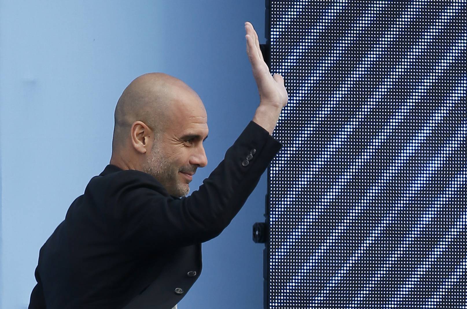 Pep Guardiola presented to Manchester City fans