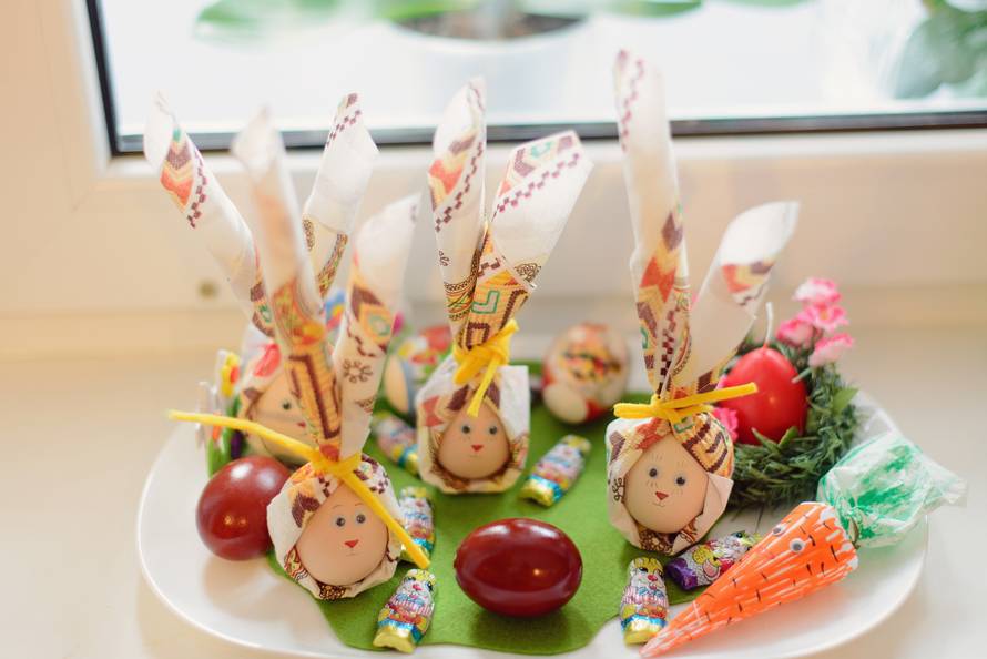 Napravite zečića od salveta i vaš uskrsni stol će zablistati