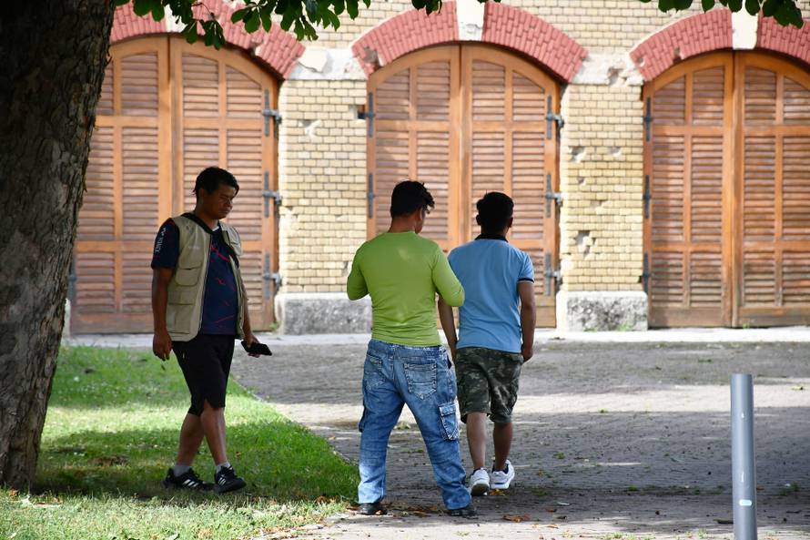 Slavonski Brod: Strani radnici u razgledavanju grada