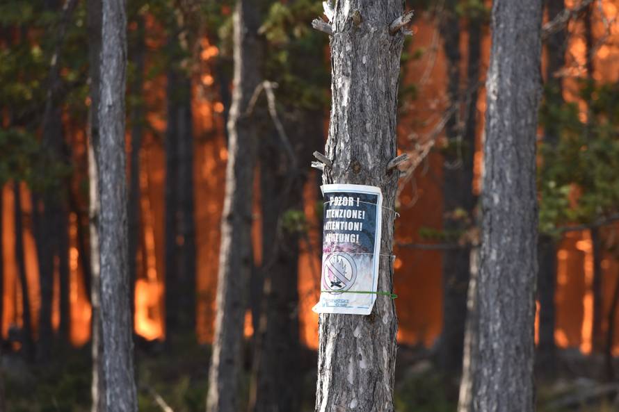 Evakuirali stanovnike sela kod Drniša: 'Ovo je velika nesreća'