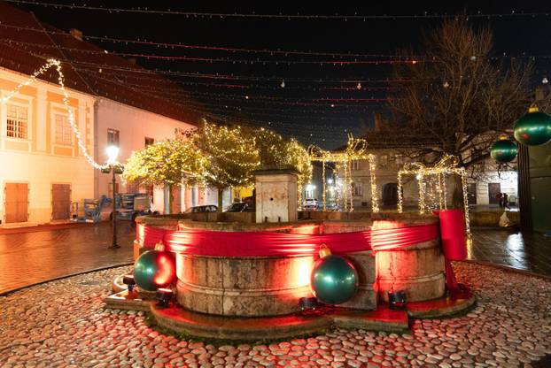 Osijek: Otvorenje Adventa uz koncert Danijele Martinović