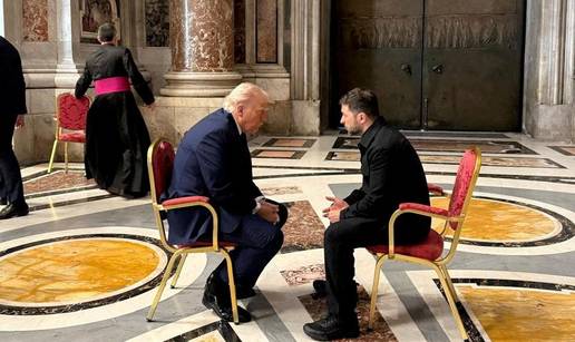 FOTO Trump i Zelenski sastali se u bazilici Sv. Petra. Zelenski: Hvala američkom predsjedniku!