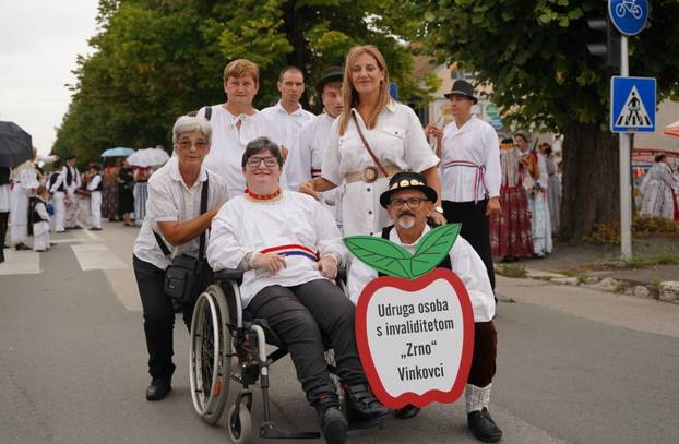 Dječje vinkovačke jeseni: Spoj folklora i slavonskih pjesama