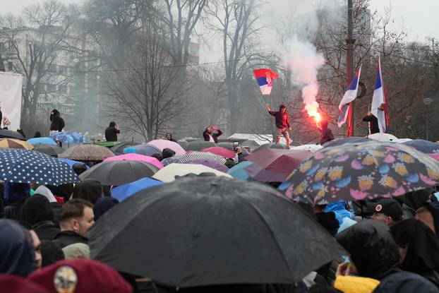 Beograd: Službeno počeo najveći prosvjed u Srbiji "15. za 15"