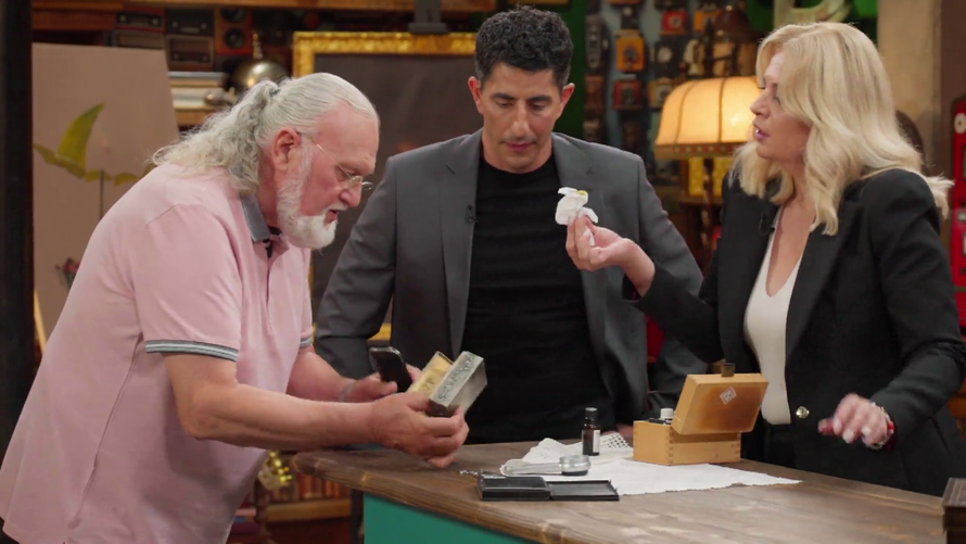 'Cash or Trash': Sat iz 1830. su prodali za 420€, a raritetna kutija ostala bez novog vlasnika