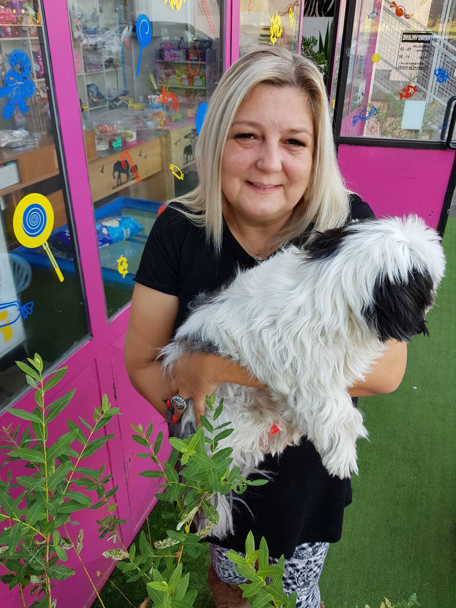 'Kad nestane novca i morala, pjevačice se okreću prostituciji'