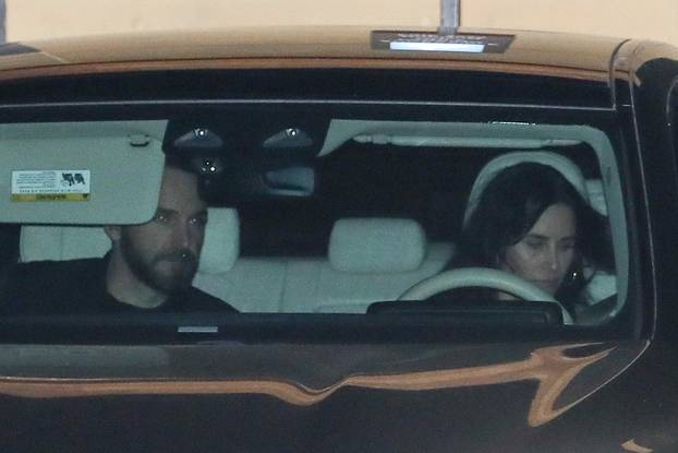 *PREMIUM-EXCLUSIVE* Courteney Cox is seen for the first time since the death of her friend Matthew Perry