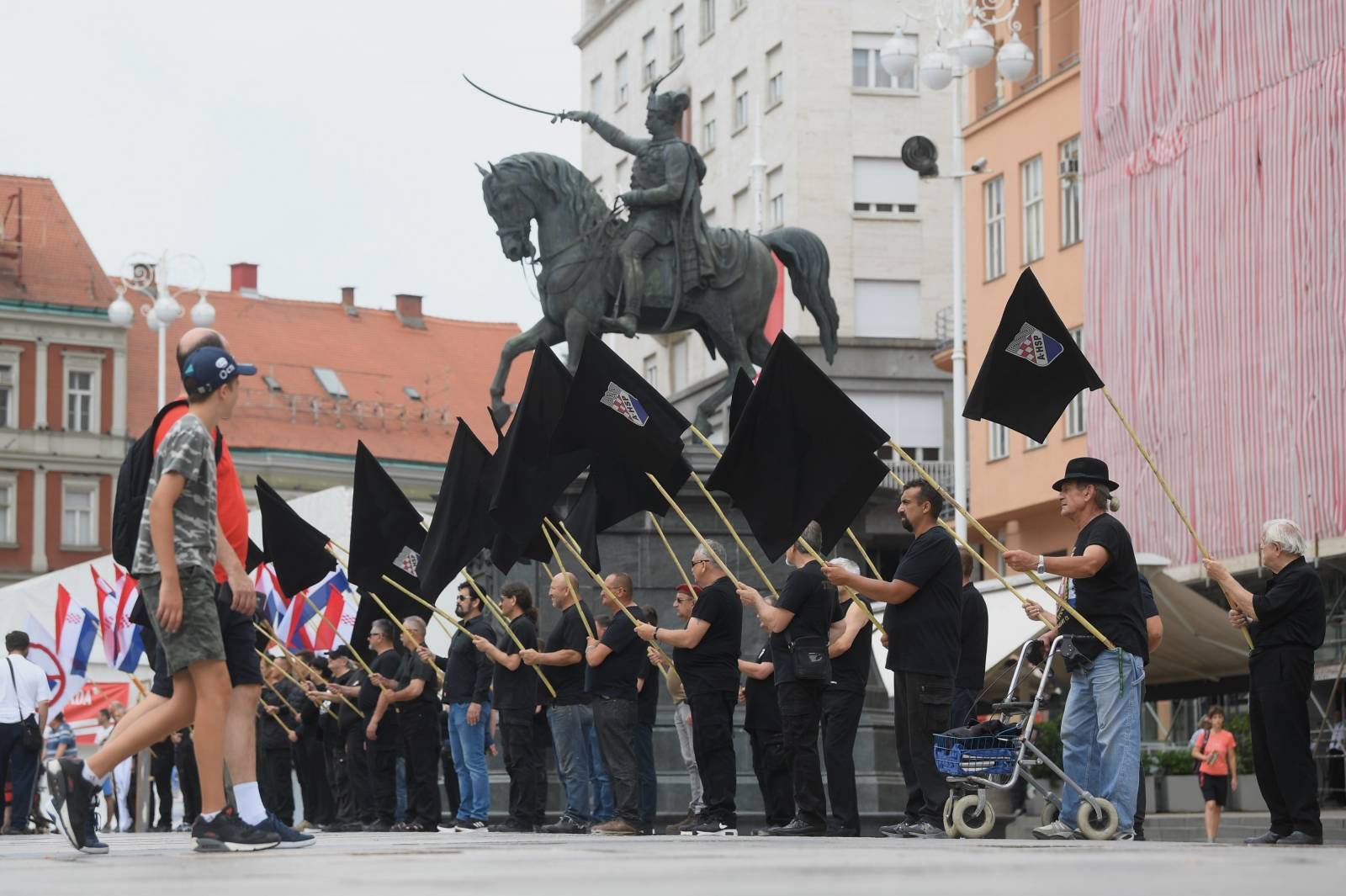 Zagreb: Mimohod A-HSP-a povodom Antunova