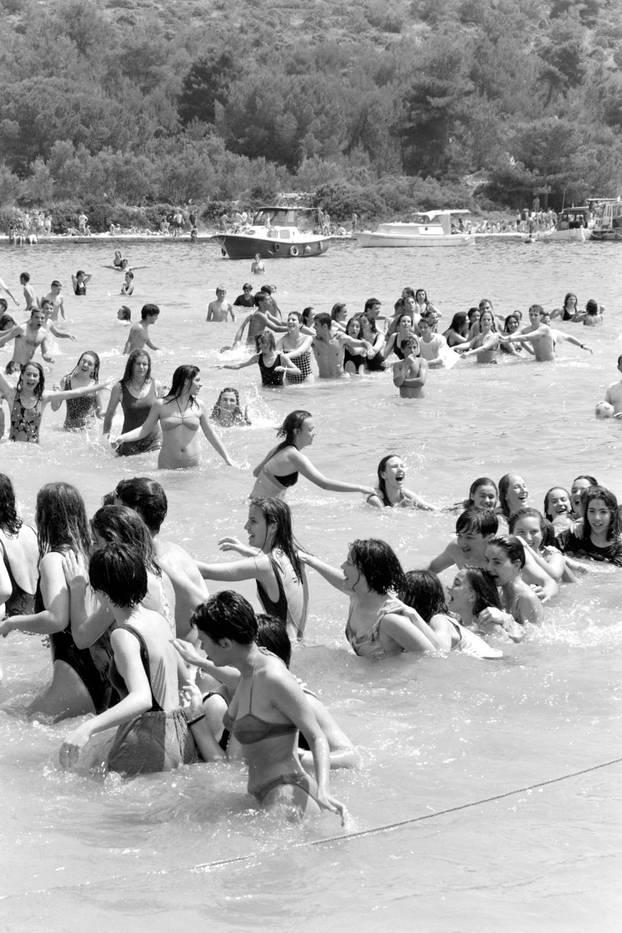 Zadar: Tradicionalna Picnic biciklijada Sabuša okupila velik broj biciklista, 20.6.1994.
