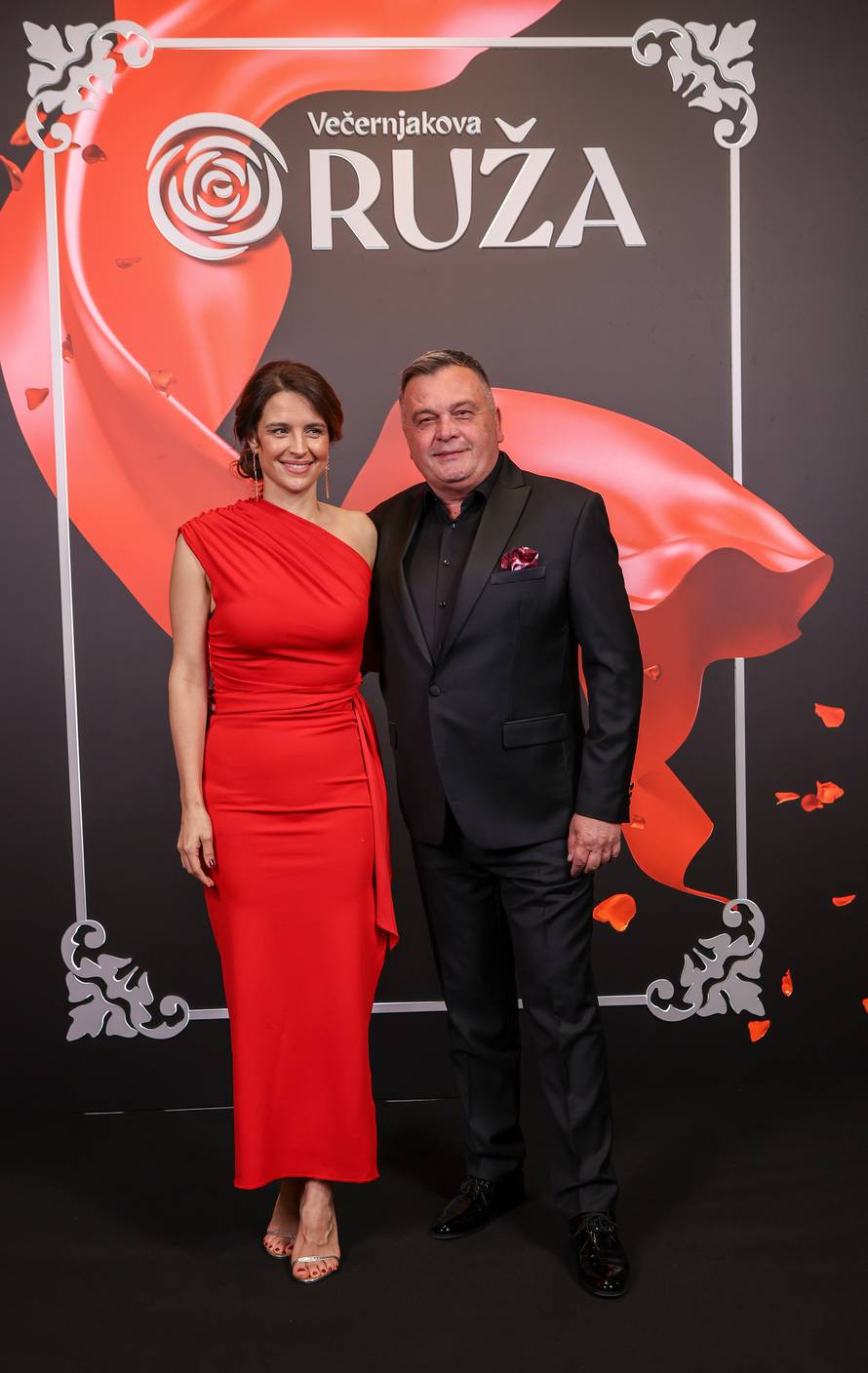 Zagreb: Uzvanici na dodjelu medijske nagrade "Večernjakova ruža" u Hrvatskom narodnom kazalištu