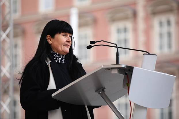 Zagreb, Prosvjed umirovljenika protiv siromaštva, korupcije i kriminala na glavnom gradskom Trgu