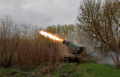 Njemačka priprema plan za isporuku teškog oružja Ukrajini, uključujući tenkove iz Slovenije