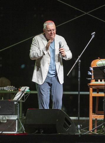 Pula: Zoran Predin uz Damirov Django Group odr&zcaron;ao koncert "Zoran pjeva Arsena"