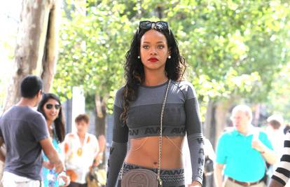 Novi biznis: Rihanna je počela dizajnirati vrlo skupe čarape