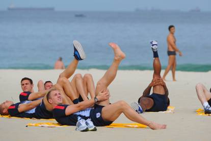 Englezi odmah na plažu: Prvi trening odradili na Copacabani