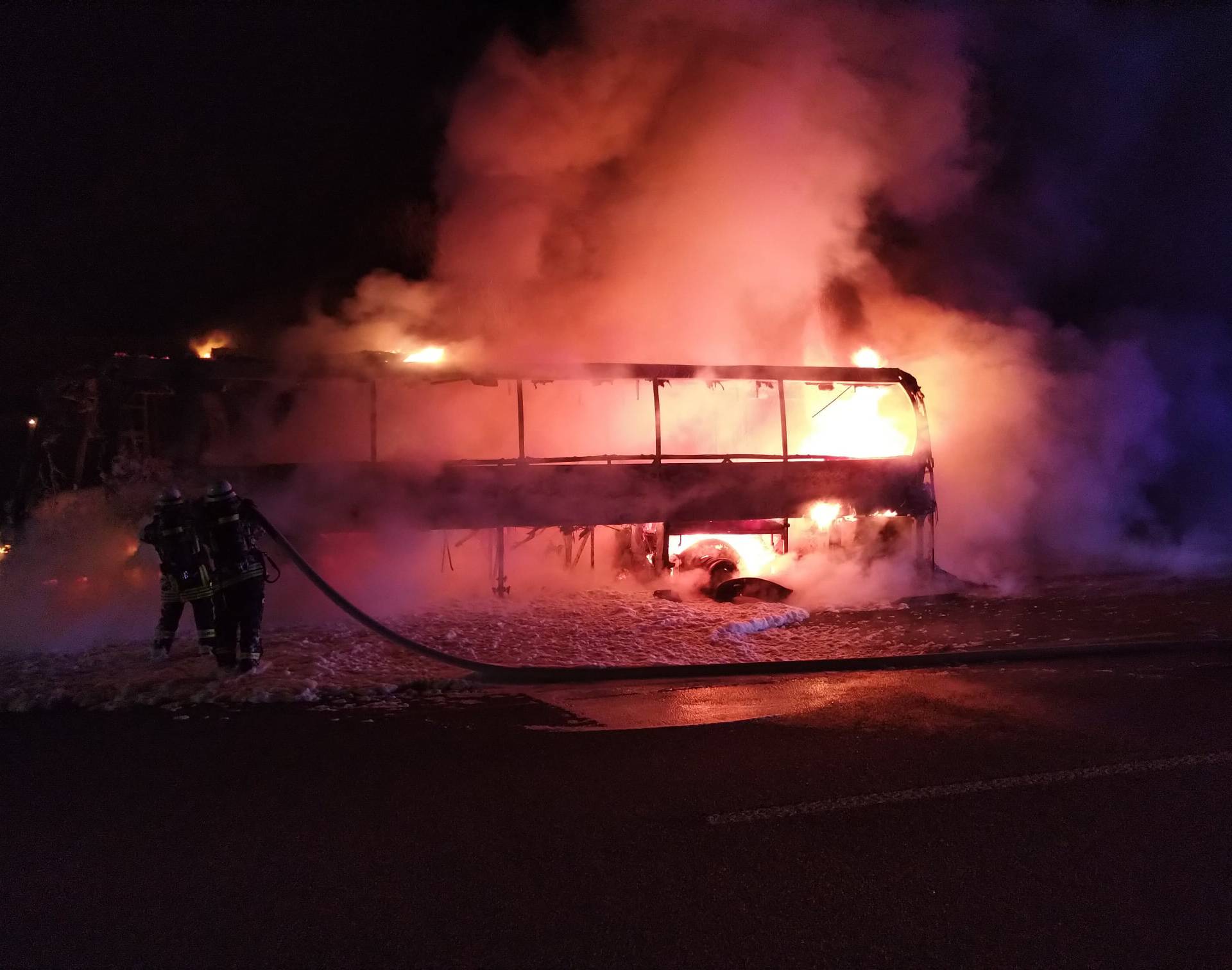 Buktinja na njemačkoj cesti: Izgorio je autobus iz Hrvatske