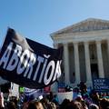 Masovni prosvjedi diljem SAD-a zbog zabrane prava na pobačaj