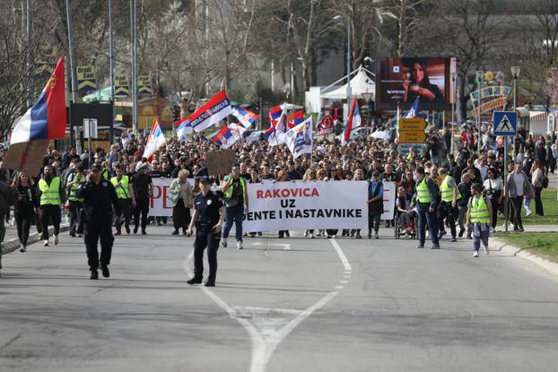 Beograd: Studenti i građani koji su iz  Čukarice krenuli u centar  grada
