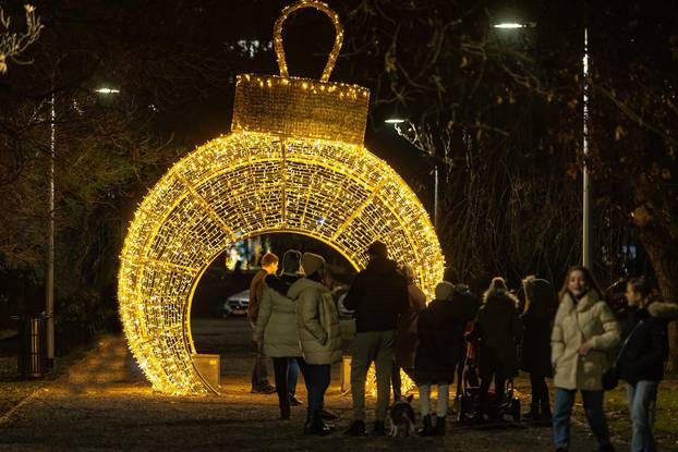 Adventska čarolija u Osijeku: Ove godine sve je još sjajnije