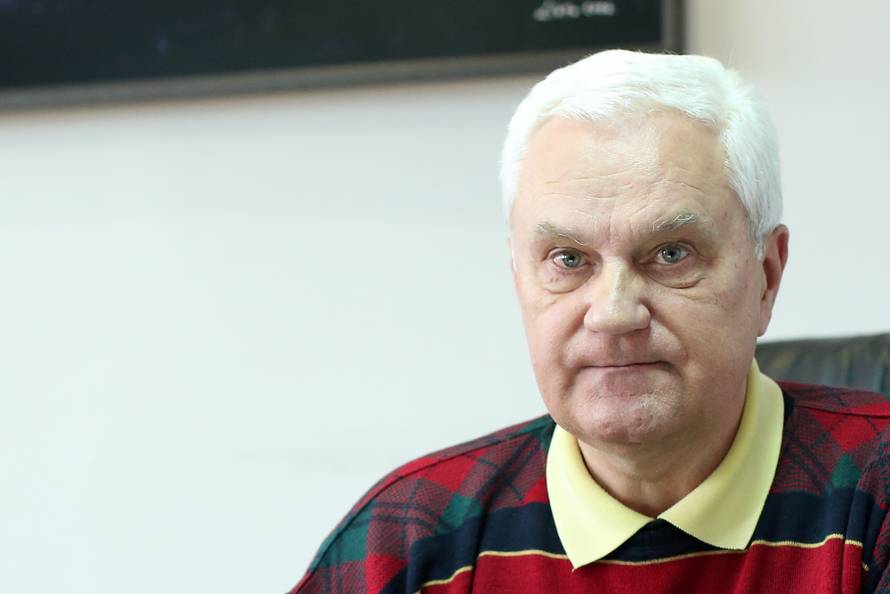 Zameteni u Delnicama: Nanosi snijega do balkona na 1. katu!