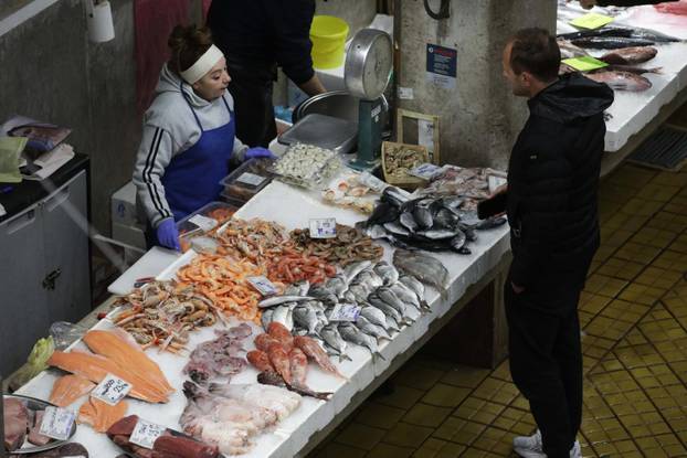 Rijeka: Ponuda ribe na riječkoj ribarnici