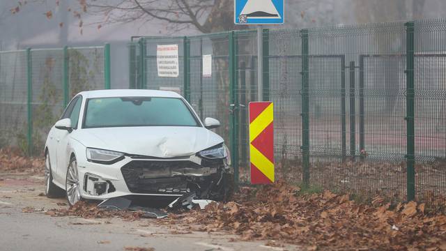 Zagreb: Izgubio kontrolu nad automobilom i zabio se u ogradu kod NK Hrvatski Dragovoljac