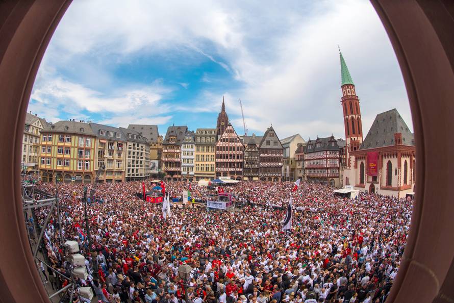 Eintracht Frankfurt wins German DFB Cup final