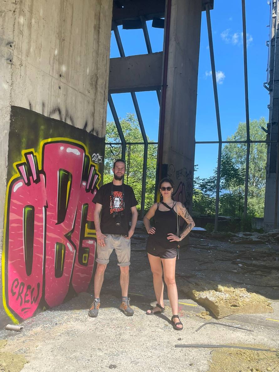 Borba s vatrenom stihijom u Sveučilišnoj bolnici: Visoke temperature topile su lim