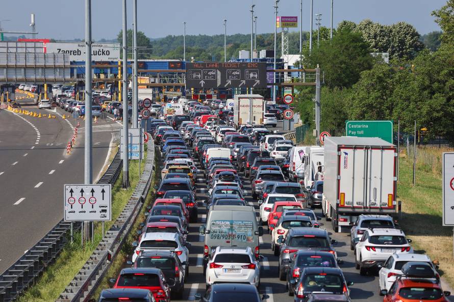 Zagreb: Velika gužva na naplatnoj postaji Lučko 