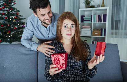 'Muž je potrošio 33.000 kuna na božićne darove za prijatelje, a meni bi dao jeftini set žlica'