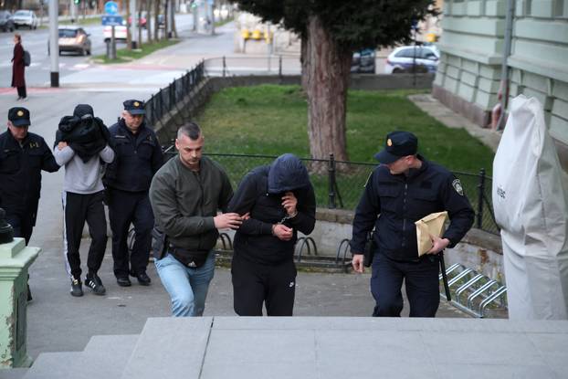 Osijek: Privođenje uhićenih zbog droge i pranja novca kod sudca istrage